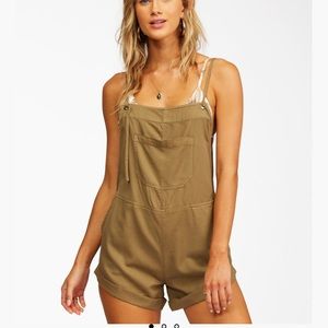 NWT Billabong romper “Wild Pursuit” size M